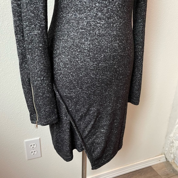 Fashion Nova Long Sleeved Super Flattering Dress with Zipper Sleeve Detail - Picture 4 of 8